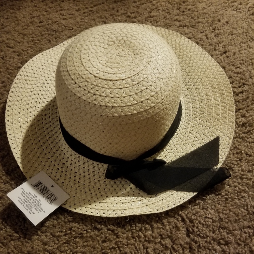 ***Sold***👒Floppy Beach Hat👒 - Black - Picture 2 of 3